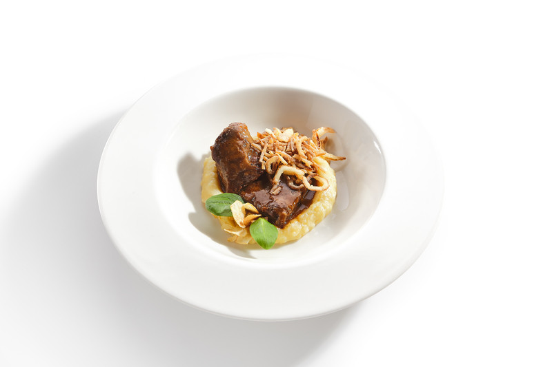 Red Wine-Braised Beef Cheeks with Creamy Celeriac Mash | MaMaBlip